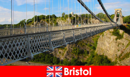 Aktiviti luaran di Bristol dengan lawatan atau Lawatan