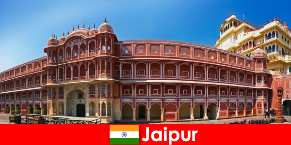 Yang paling luar biasa seni bina menarik ramai pelancong untuk Jaipur