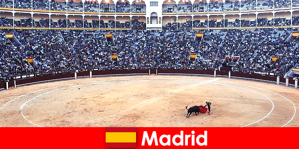 Perayaan tradisional di Madrid mengagumkan setiap orang yang tidak dikenali
