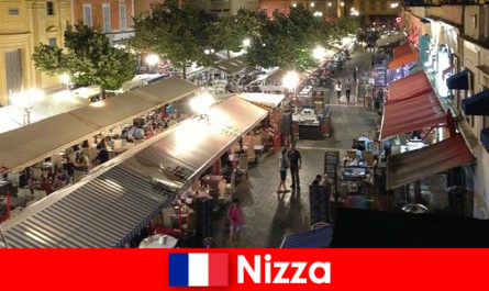 Nice menawarkan restoran yang selesa dan menikmati hiburan malam untuk warga asing