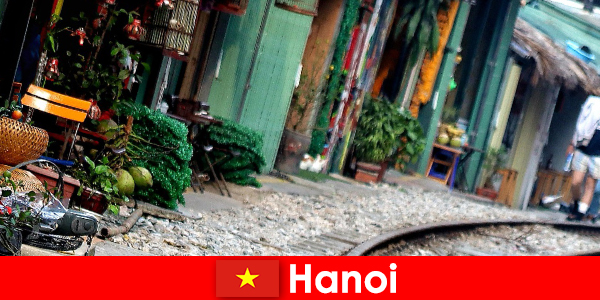 Hanoi adalah ibu negara Vietnam yang menarik dengan jalan-jalan sempit dan trem