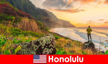 Honolulu dikenali untuk pantai, laut, matahari terbenam untuk kesihatan dan rekreasi cuti