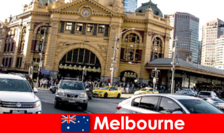 Pasar terbuka terbesar di Melbourne di Selatan Hemisfera tempat pertemuan orang asing