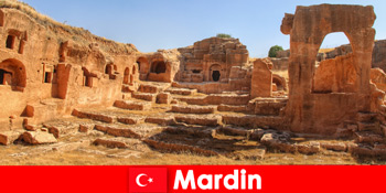 biara tua dan gereja untuk menyentuh orang asing di Mardin Turki