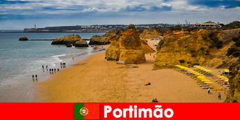 Banyak kelab dan bar untuk pelancong parti di Portimão Portugal