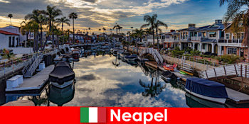 Jaunt ke Naples Itali untuk pelancong muda dengan detik-detik eksotik keseronokan