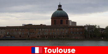 Lawatan singkat ke Toulouse France untuk pelancong budaya dari Eropah