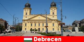 Temui pelancong seni dan sejarah di Debrecen Hungary