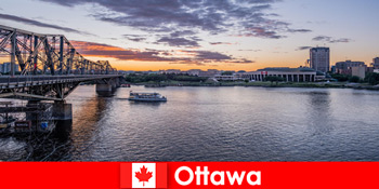 Bas pelancongan melalui Ottawa di Kanada dengan pemandu dwibahasa sentiasa menjadi pengalaman