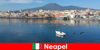 Cadangan dan petua perjalanan untuk Naples di Itali untuk pelancong